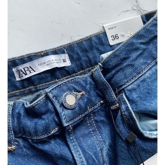 BLOGGERS FAVORITE NWT ZARA Z1975 RIPPED HEM MOM FIT JEANS - Picture 13 of 14